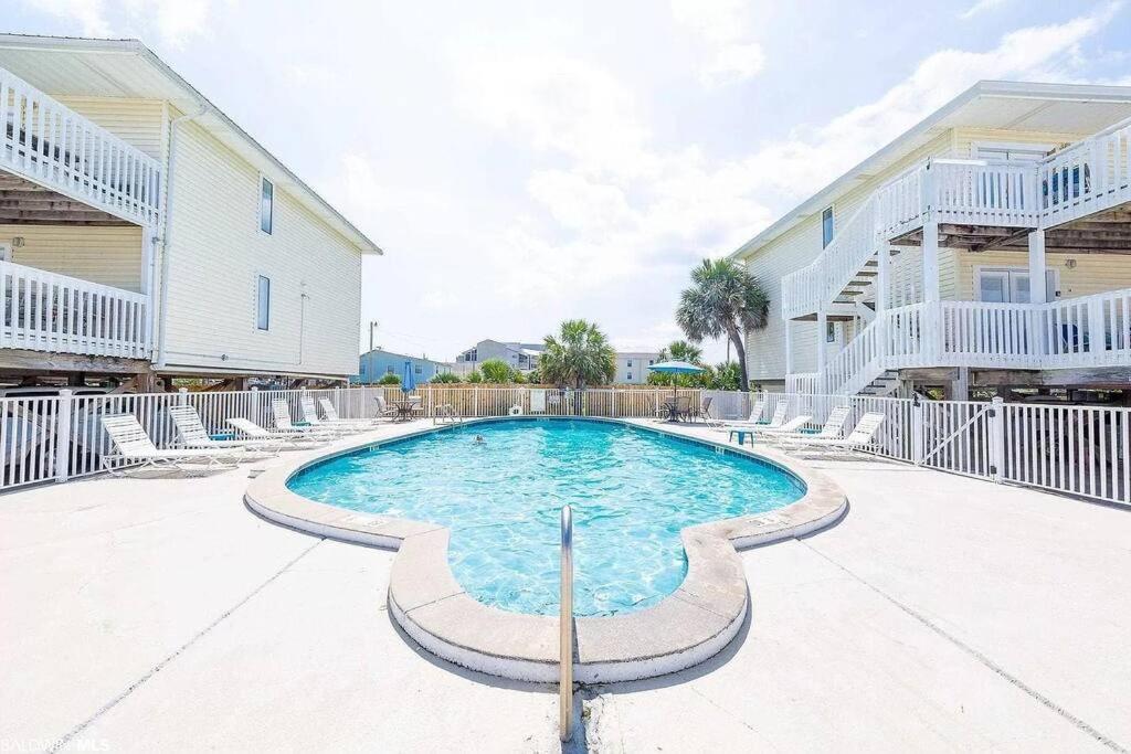 Renovated Condo With Pool And Exclusive Beach Access غولف شورز المظهر الخارجي الصورة